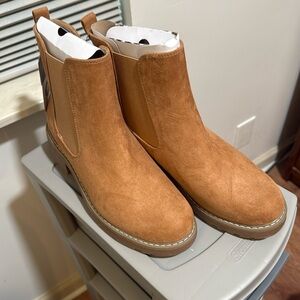 Universal thread boots